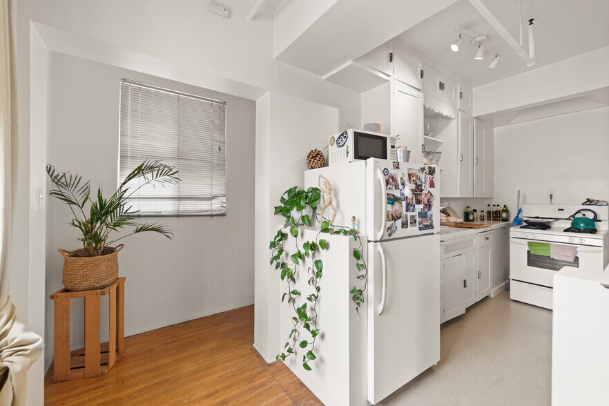 More Photos Of 950 9th Ave, San Diego Apartments For Sale