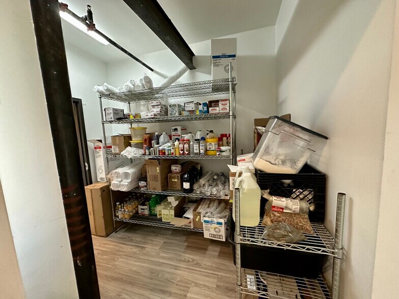 More Photos Of 231 E Main St, Trinidad Bar For Sale