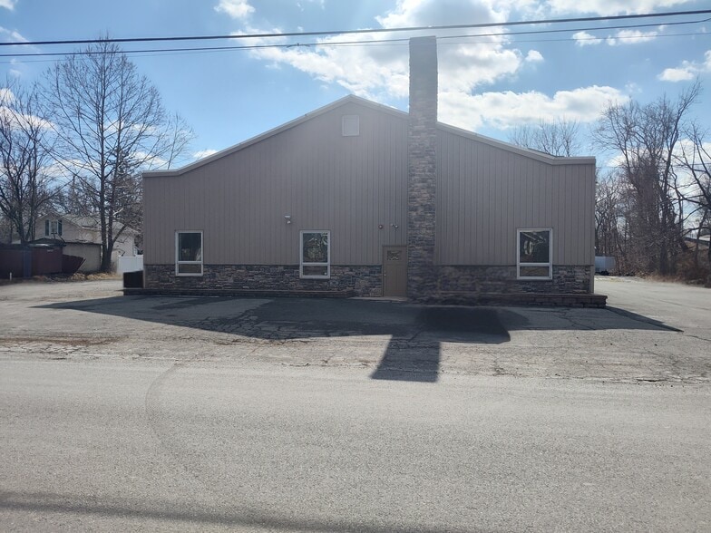 More Photos Of 300 5th St, Belvidere Light Distribution For Sale