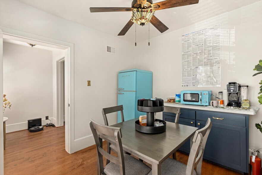 More Photos Of 106 Thorn St, San Diego Office Residential For Sale