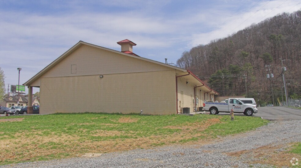 More Photos Of 6667 Maynardville Hwy, Knoxville General Retail For Lease