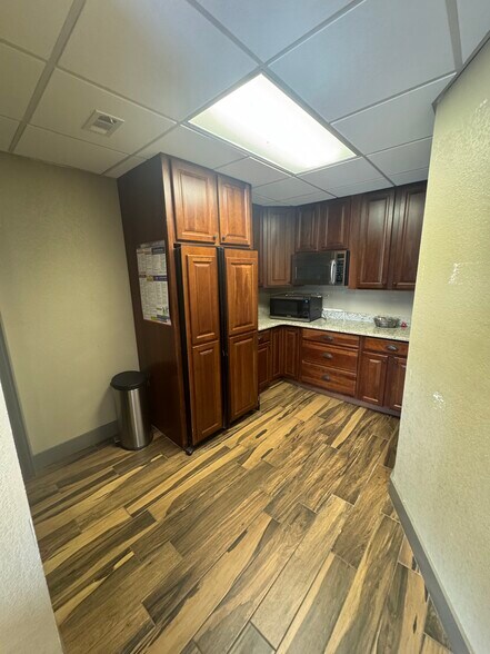 More Photos Of 1517 N Orange Blossom Trl, Orlando Office For Lease