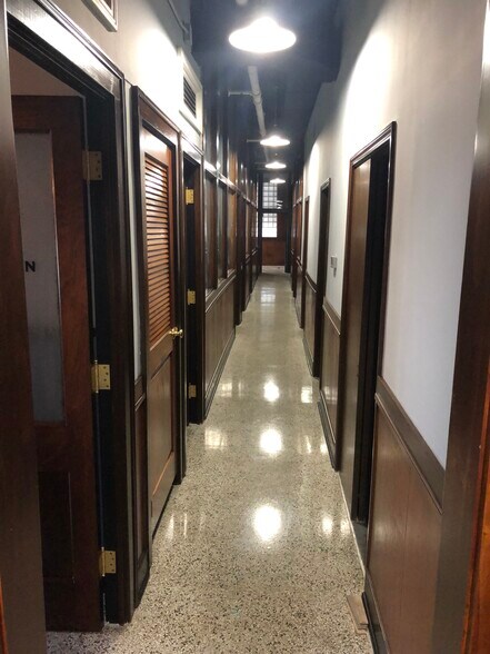 More Photos Of 202 Miley Ave, Indianapolis Manufacturing For Lease