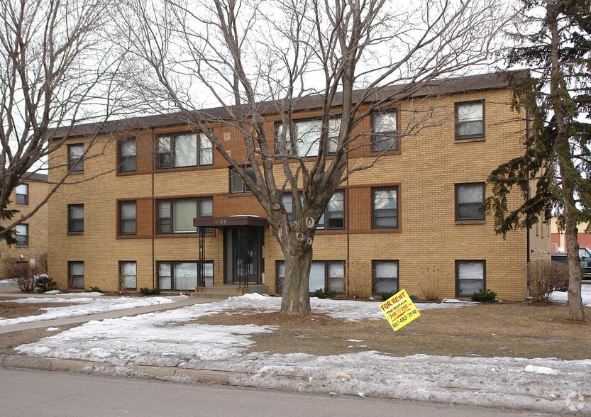 More Photos Of 2125-2133 Pascal St, Roseville Apartments For Sale