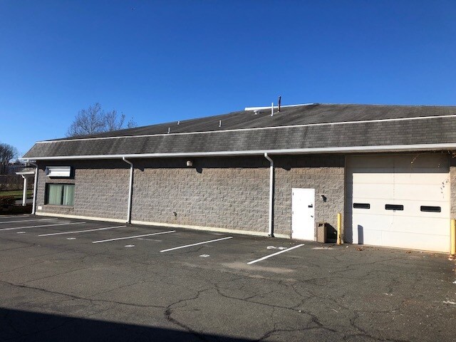 More Photos Of 9208 Venture Ct, Manassas Park Warehouse For Lease
