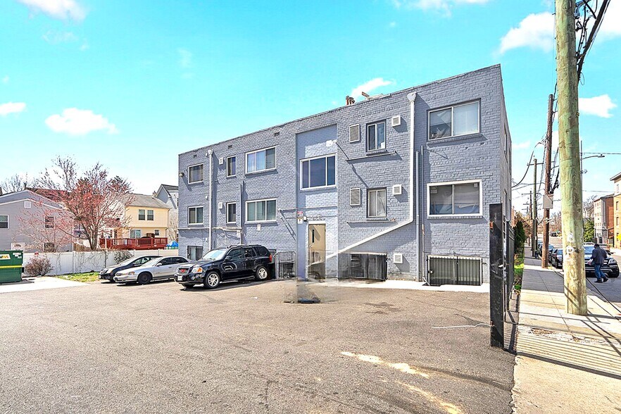 More Photos Of 5035 D St SE, Washington Apartments For Sale