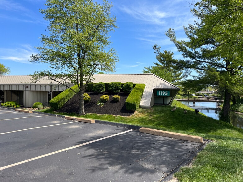 Primary Photo Of 1195 Corporate Lake Dr, Creve Coeur Office For Sale
