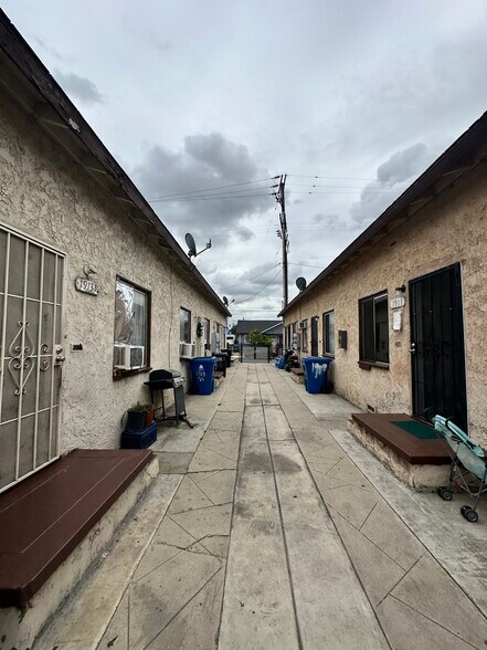 More Photos Of 1909 Johnston St, Los Angeles Apartments For Sale