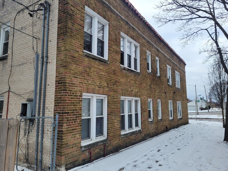 More Photos Of 4476 N 29th St, Milwaukee Freestanding For Sale