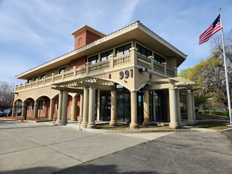 Primary Photo Of 991 Nut Tree Rd, Vacaville Medical For Sale