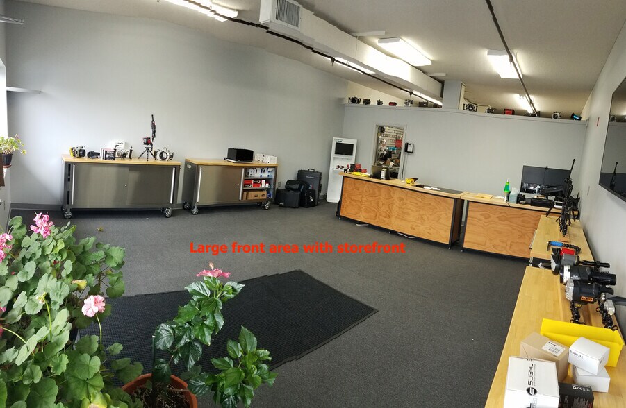More Photos Of 16 Manning St, Derry Unknown For Lease