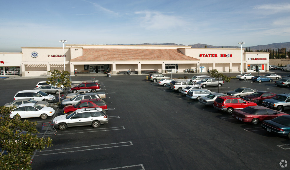 Primary Photo Of 110-210 E Stetson Ave, Hemet Unknown For Lease