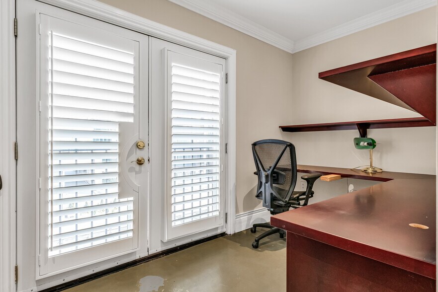 More Photos Of 15 Prince Arthur Ave, Toronto Office Residential For Lease