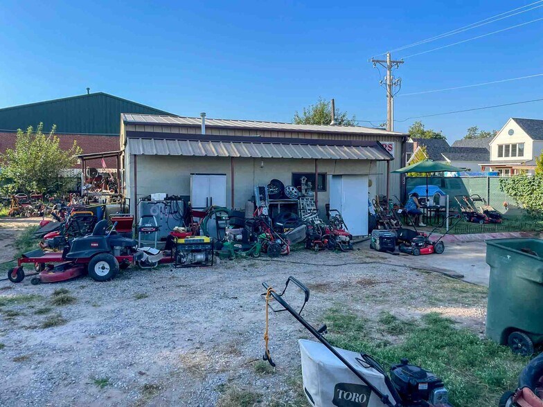 More Photos Of 126 W Main St, Edmond Freestanding For Sale