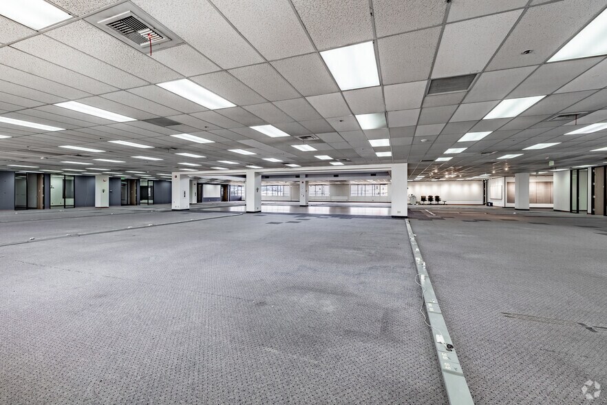 More Photos Of 2711-2717 Winona Ave, Burbank Research And Development For Sale