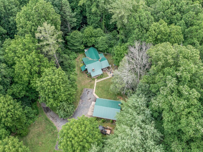 More Photos Of 40 Hemlock Hill Dr, Arden Manufactured Housing Mobile Home Park For Sale