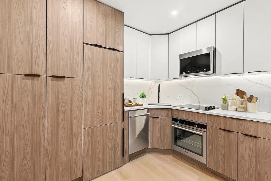 More Photos Of 54-07 Roosevelt Ave, Woodside Apartments For Sale