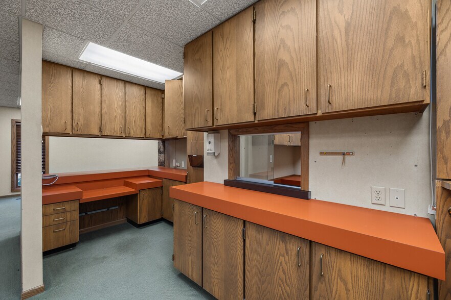 More Photos Of 370 Cline Ave, Mansfield Office Residential For Lease
