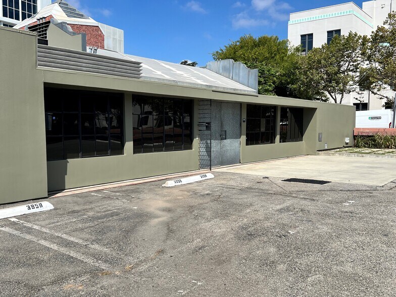More Photos Of 3958 Ince Blvd, Culver City Loft Creative Space For Lease