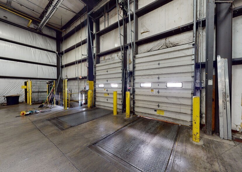 More Photos Of 31 Hunter Pl, Bellefontaine Warehouse For Lease