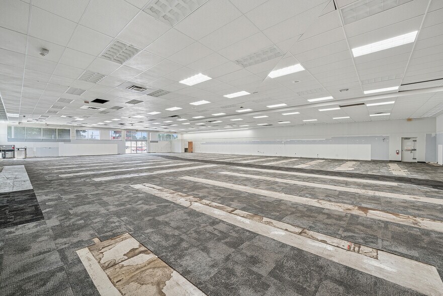 More Photos Of 119 W Marshall Ave, Longview Freestanding For Lease