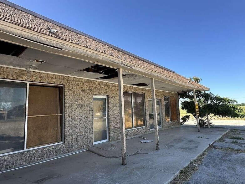 More Photos Of 1513 Market Place Blvd, Brownwood Office For Sale