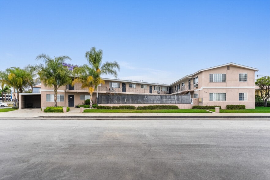 Primary Photo Of 5245 Via San Delarro St, Los Angeles Apartments For Sale