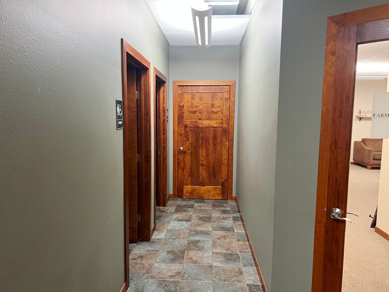 More Photos Of 13760 Bluestem Ct, Baxter Office For Sale