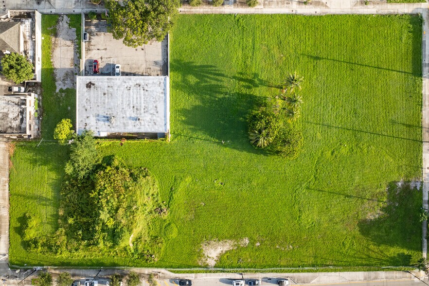 More Photos Of 735 SW 1st St, Miami Land For Sale