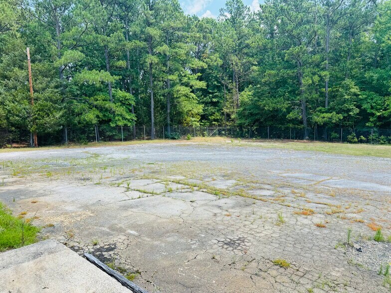 More Photos Of 163 Asten Rd, Clinton Warehouse For Lease