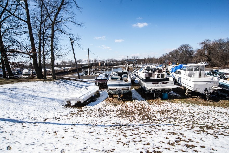 More Photos Of 400 Main Ave, Croydon Marina For Sale