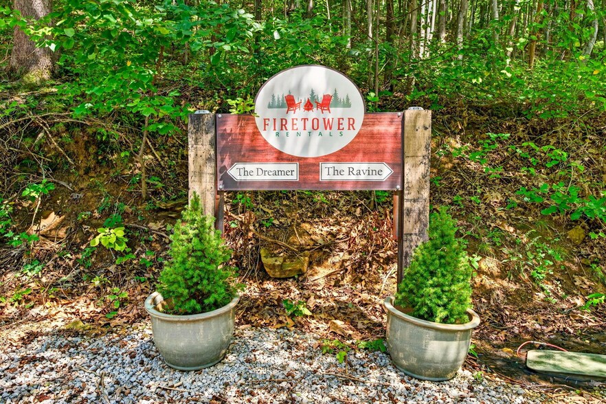 More Photos Of 21360 State Route 327, Laurelville Specialty For Sale