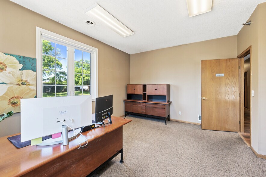 More Photos Of 8557 Wyoming Ave N, Brooklyn Park Light Distribution For Sale