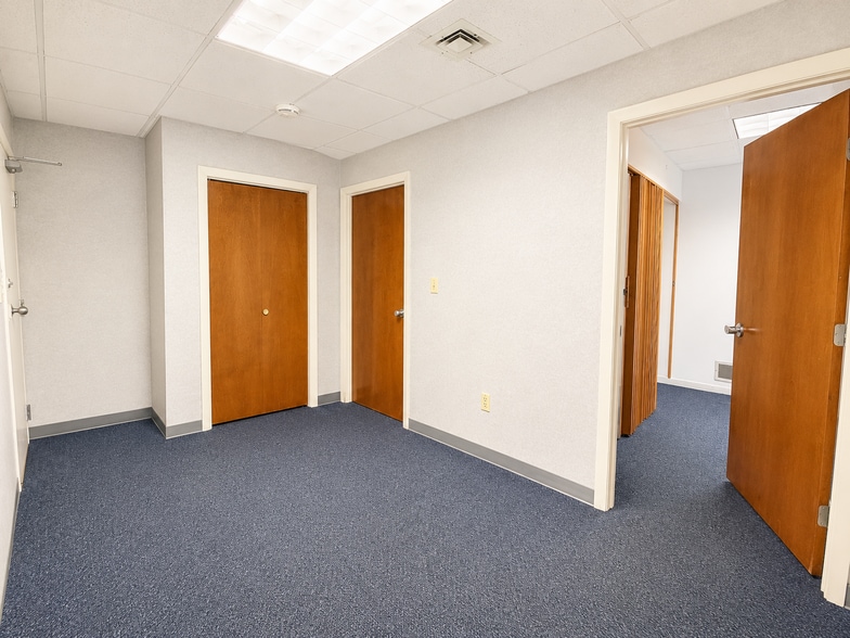 More Photos Of 6 Park Pl, New Britain Medical For Lease
