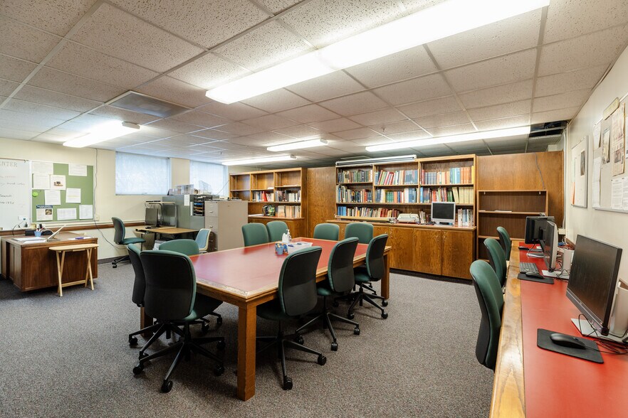 More Photos Of 1271 Overlook Dr, Lake Oswego Specialty For Sale