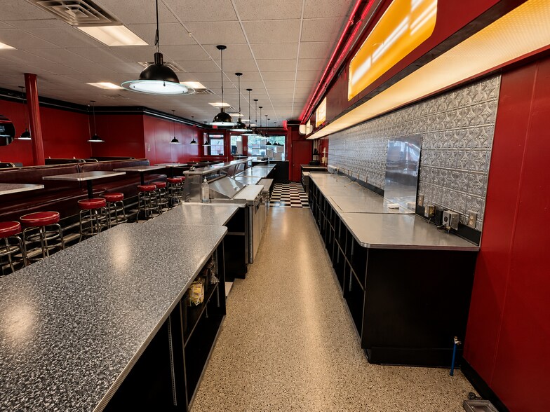 More Photos Of 53 Fall St, Seneca Falls General Retail For Lease