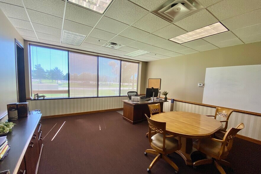 More Photos Of 3101 N 4th Ave, Sioux Falls Flex For Sale