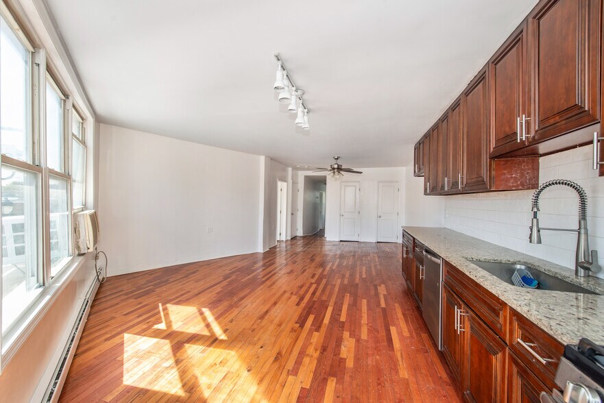 More Photos Of 611 Summit Ave, Union City Storefront Retail Residential For Sale