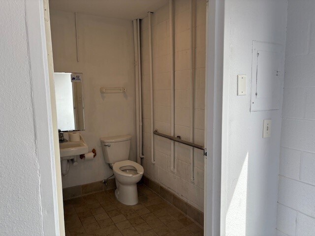 More Photos Of 1059 North Ave, Grand Junction Freestanding For Lease