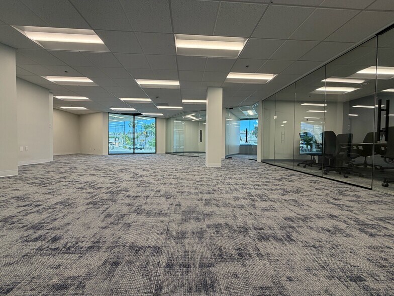 More Photos Of 435 N Pacific Coast Hwy, Redondo Beach Office For Lease