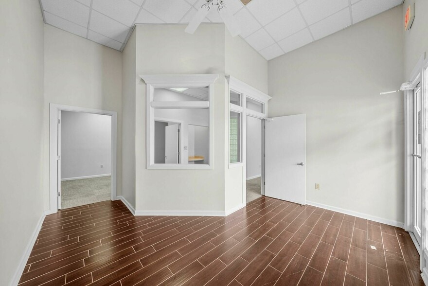 More Photos Of 460 Grace Ave, Panama City Office For Lease