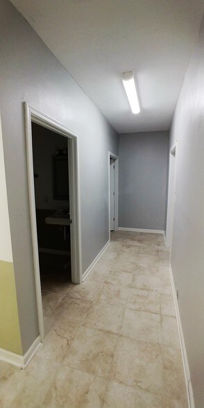 More Photos Of 614 Clear Creek Ave, League City Warehouse For Lease