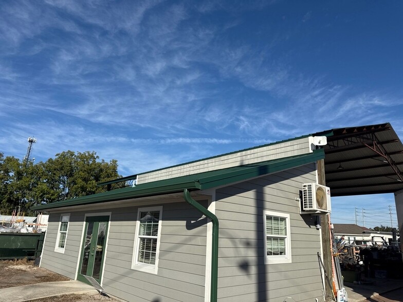 More Photos Of 460 N Franklin St, Sebring Warehouse For Sale