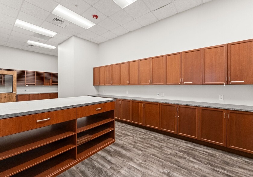 More Photos Of 116 Exmore Rd, Mooresville Office For Lease