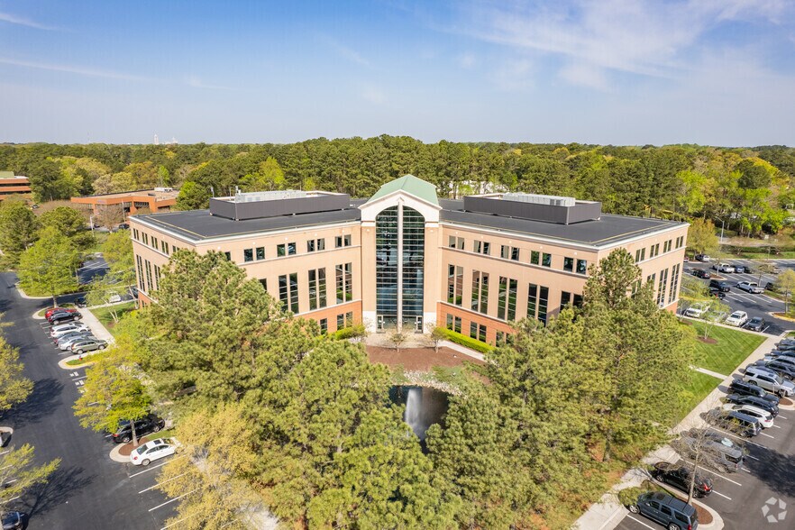 More Photos Of 477 Viking Dr, Virginia Beach Office For Sale