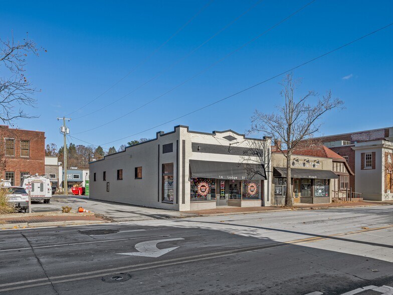 More Photos Of 14 Lodge St, Asheville Storefront Retail Office For Lease