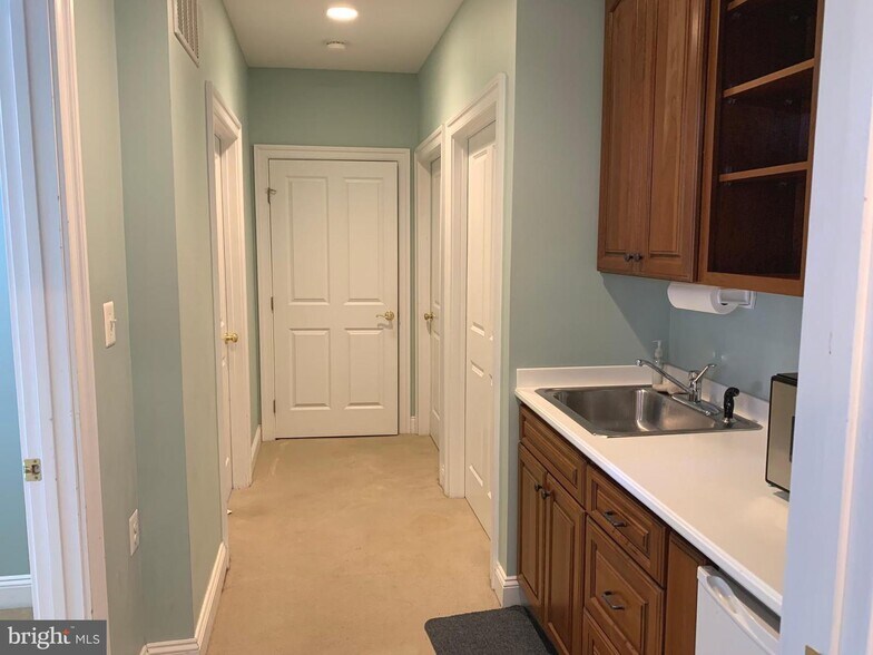 More Photos Of 170 W Main St, Purcellville Office Residential For Lease