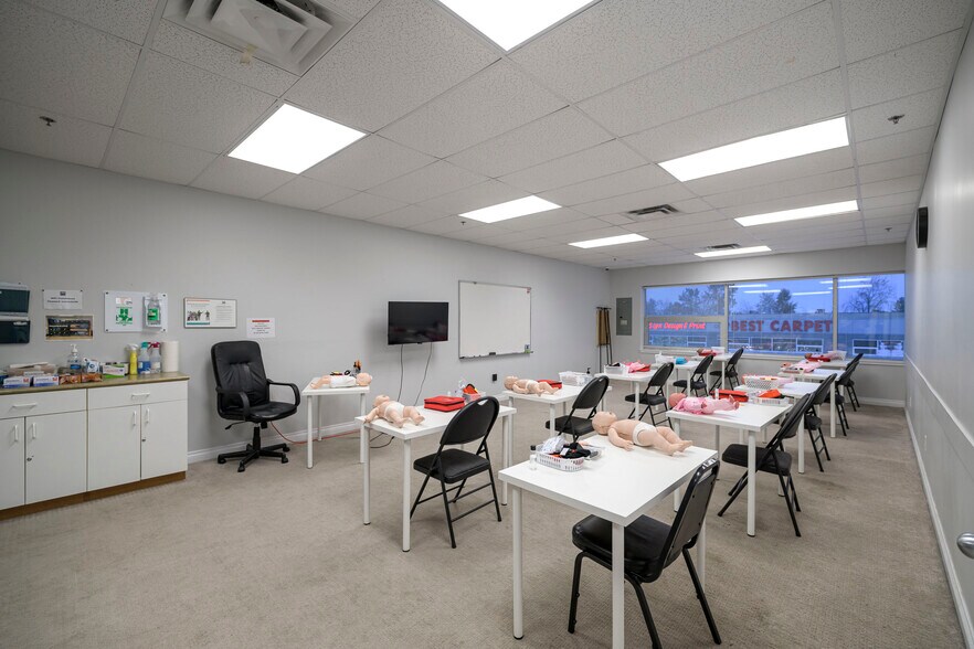 More Photos Of 12639 80 Ave, Surrey Showroom For Sale