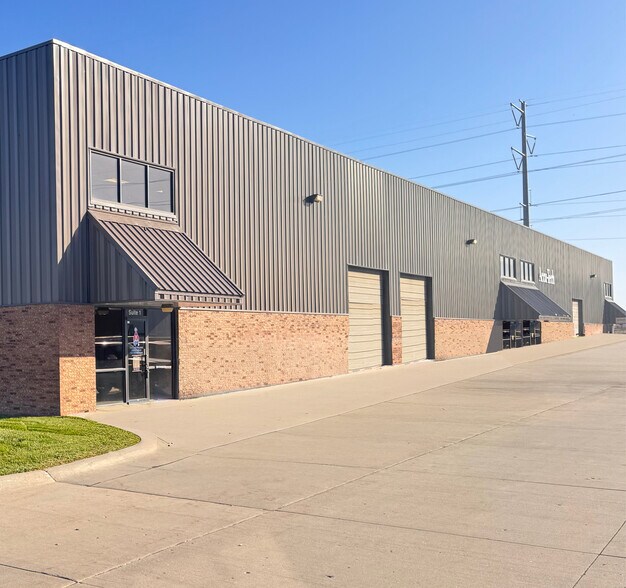More Photos Of 13231 Centennial Rd, Omaha Warehouse For Lease