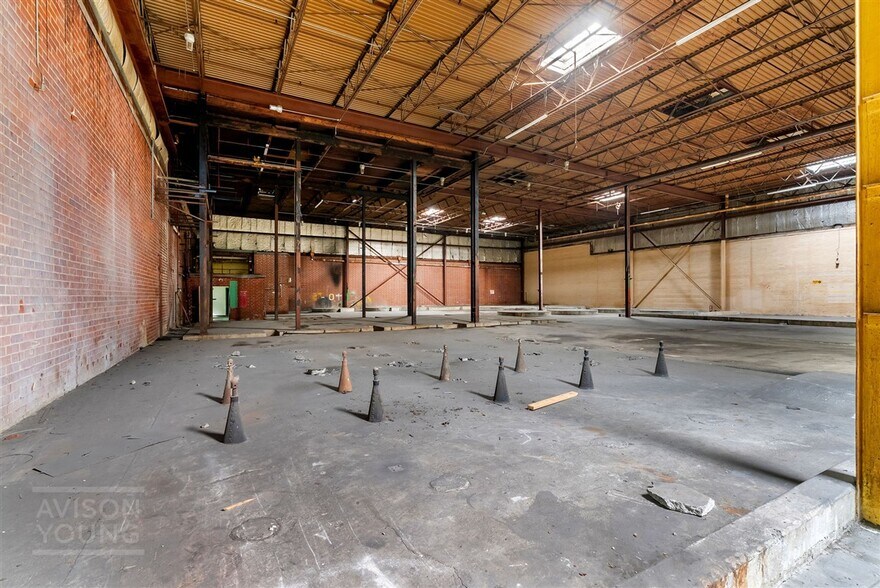 More Photos Of 300 S Main St, Mauldin Warehouse For Sale